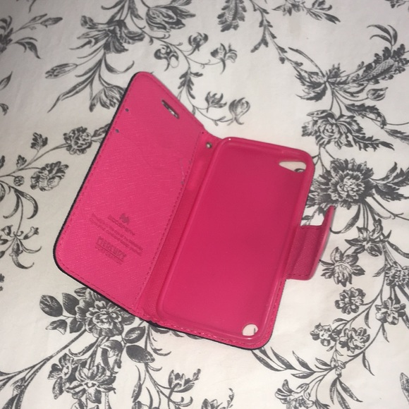 iPod case - Picture 2 of 3